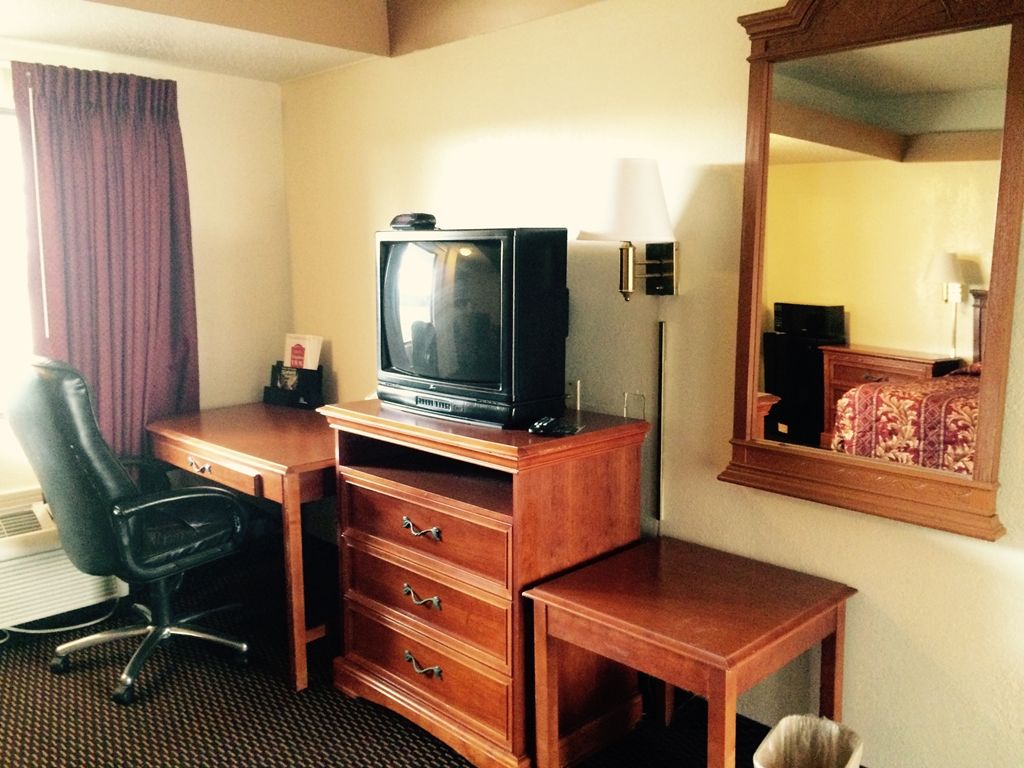 Travelers Inn Midwest City Bilik gambar